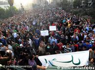 Mubarak stays put as Egypt enters seventh day of protests | World ...