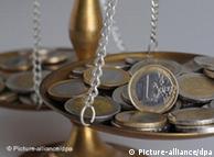 Balancing the euro rescue fund