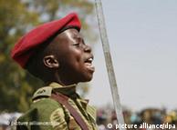 Soldado de 12 anos do Zimbábue