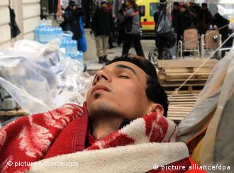 Μετανάστες απεργοί πείνας στην Αθήνα (01.03.2011)