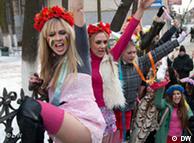Группа Femen в действии