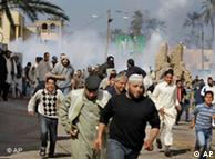 روز جمعه شدیدترین درگیری‌ها و خشونت‌آمیزترین برخورد با معترضان از لیبی گزارش شده است