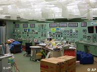 福岛核电站监控室恢复照明