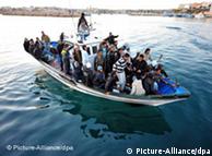 مهاجران غیرقانونی در مسیر جزایر ایتالیا