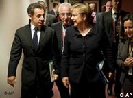 مرکل و سارکوزی رهبران آلمان و فرانسه در نسشت اتحادیه اروپا ۹ دسامبر ۲۰۱۱