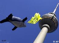 Manifestación en Berlín a favor de la ballena franca.